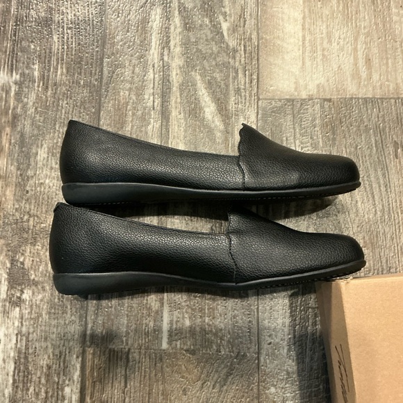 Trotter’s Elegant Black Women's Loafers Size 6.5 Wide - Picture 12 of 16